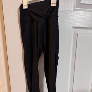 NWOT HALARA black lace side leggings Size xs